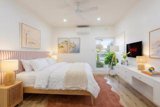 Glenelg Beach House With Private Beachfront Pool - 2