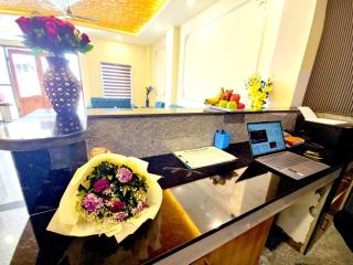 Hotel The Royal Tower Kashmir - 1