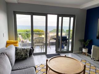 42 Whale Rock Estate - Sea View 2-Bed, Pool & Rocky Beach - 9