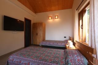 Cozy Hillside Studio - 6