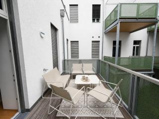 3 bedrooms & balcony near Schonbrunn - 2