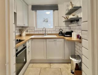 Farthing Cottage…cute ‘n’ cosy! - 2