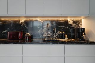 Komfortowy Apartament z Klimatyzacją w Krakowie by Noclegi Renters - 1