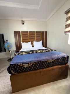Max Allure Sleek 1 Bedroom Escape in GRA Quarters - 3