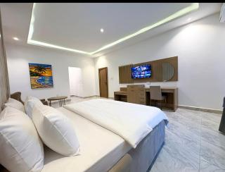 3BR Apartments Balcony prime location - 2