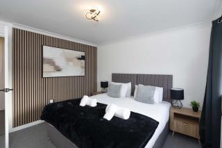 Contractor & Family Friendly House - Sleeps 8 - FREE Parking and Fast Wi-Fi - 5