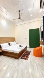 Hotel SVP 500 Mtr from Rammandir - 2