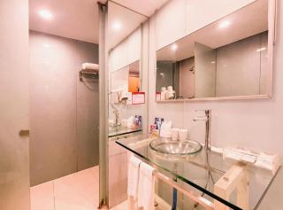 Kinglead Hotel Chongqing - 1