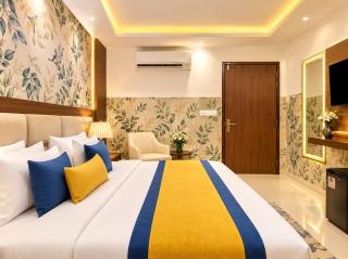 Hotel Sky Aura Suites Near Delhi IGI Airport - 2