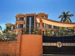 Family of 5, 3 bedroom apartment - 9