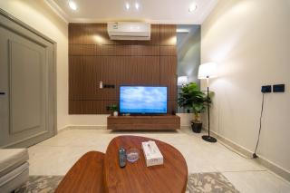 N23 Stylish 1BR, Al Falah, Near Boulevard - 1