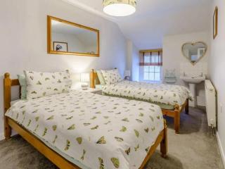Quaint cosy cottage with a hot tub in Tenby centre - 5