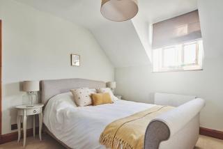 Large Stylish Luxury Cotswold Cottage - ideal for families, w/ EV charging - 5