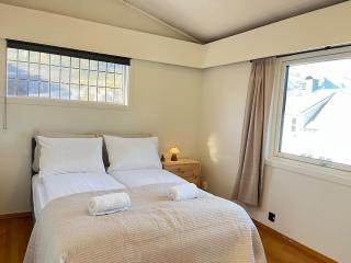Central - Comfort - Newly Renovated - Spacious Apartment - 2