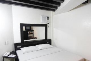 Townhouse Oak Hannie's Inn - 4