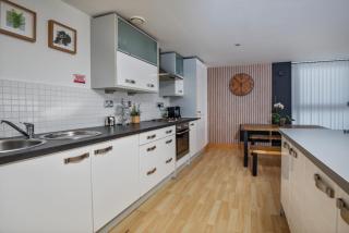 Luxury Leeds Penthouse - 2BR & 2 Baths - 8
