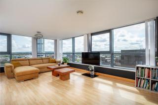 Luxury Leeds Penthouse - 2BR & 2 Baths - 0