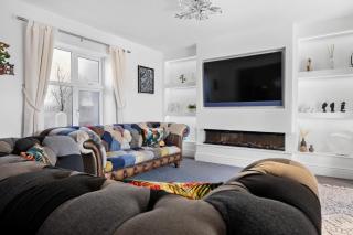 Rhodanthe House - sleeps 8 guests in 4 bedrooms, hot tub, parking, WiFi - 5