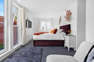 Rhodanthe House - sleeps 8 guests in 4 bedrooms, hot tub, parking, WiFi - 4