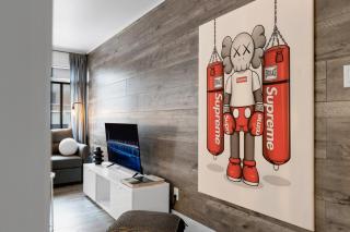 LiV MTL Urban – Spacious 2BR Suites in Plateau Near Downtown Montréal - 1