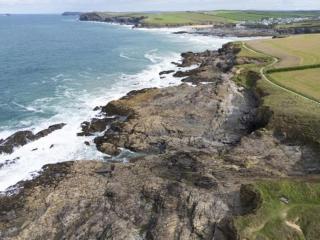 Treth Nook - Dog friendly, 100m from beach, Parking - 4