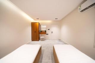 N22 Classy 2BR Prison Island Al Falah - 9