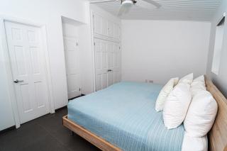 250D Stylish Waterfront Escape - 3