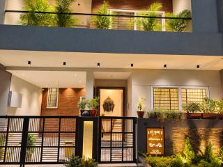 Home Escape Solaris Luxe 4BHK Villa - 1