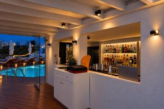 Sun Rocks Boutique Hotel - Caldera View Suites & Sunset Dining Experience - 3