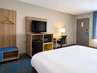 Days Inn by Wyndham Hannibal - 7