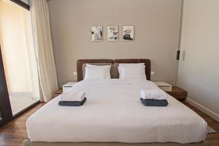 Ollystays-Heated Jacuzzi, Fanadir Marina Luxury 1BR, Walk to Kitesurf & Beach - 6