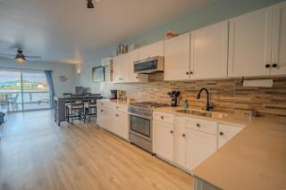 424C Modern Waterfront Escape - 2