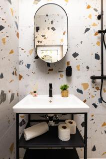 Superior Studios next to Zaimov Park in Central Sofia - 6