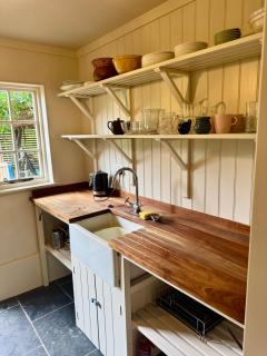 Charming Little House Hidden in an Orchard - 4