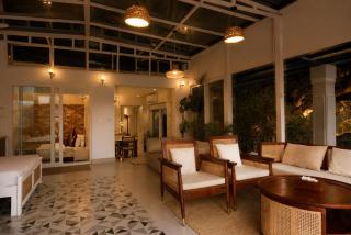 Luxury Villa On The Ganges - 1