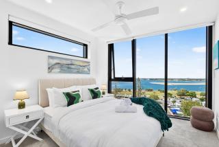 2BR Broadwater Views - Pool, Gym & Parking - 5