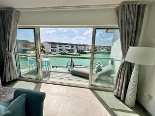 235F Stunning Waterfront Villa - 8