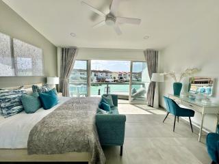 235F Stunning Waterfront Villa - 2