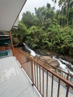Meenthully Mist Resort - 2