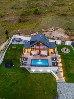 Valley View Villa with pool, jacuzzi and sauna - 4