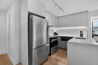 Spacious 2br Montréal Stay - Old Port - 2