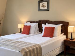 Retro Hotel - 3