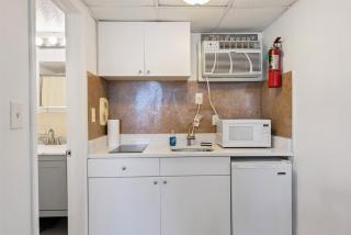 Wildwood Studio Condo with a Seasonal Pool | Unit 109 - 2