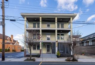 Wildwood Studio Condo with a Seasonal Pool | Unit 109 - 8