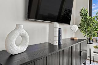 Elegant 2BR Haven - Montreal City Center - 6