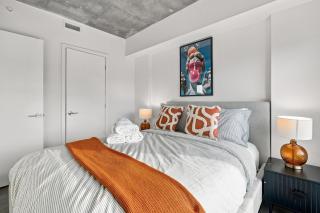 Elegant 2BR Haven - Montreal City Center - 5