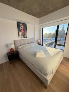 Spacious 3BR on Sainte-Catherine East - Montreal - 3