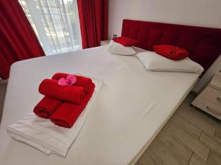 SeaSide Luxury Apartment Indoor Swimming & Spa - 0