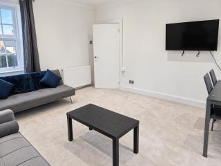 2 Bedroom Flat near Grangemouth | Sleeps 8 - 7