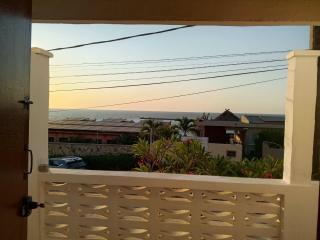Golden Wave Hotel - 8